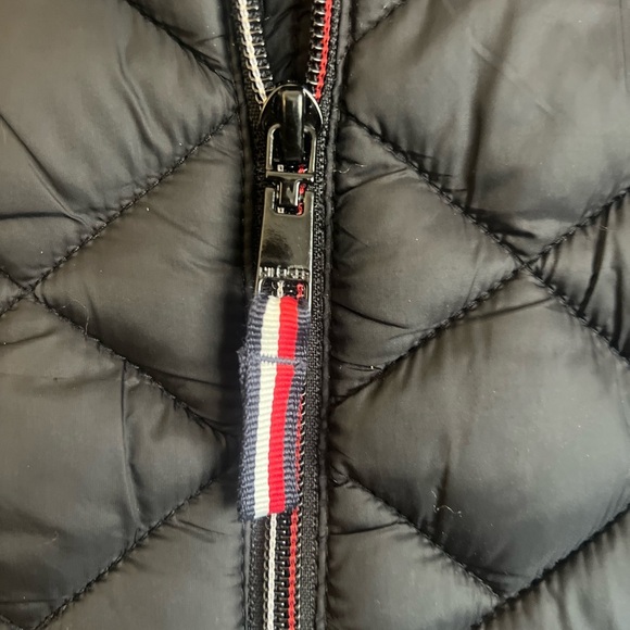 Tommy Hilfiger Women's Black Puffer Jacket - Picture 7 of 8